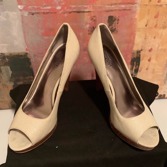 Alfani Luscious Platform Pump - Picture 2 of 4